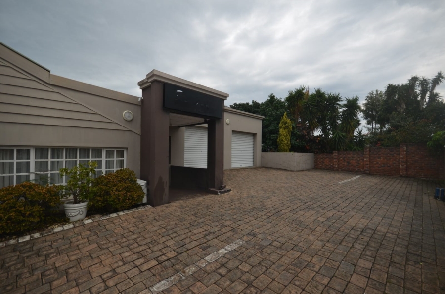 9 Bedroom Property for Sale in Nahoon Eastern Cape